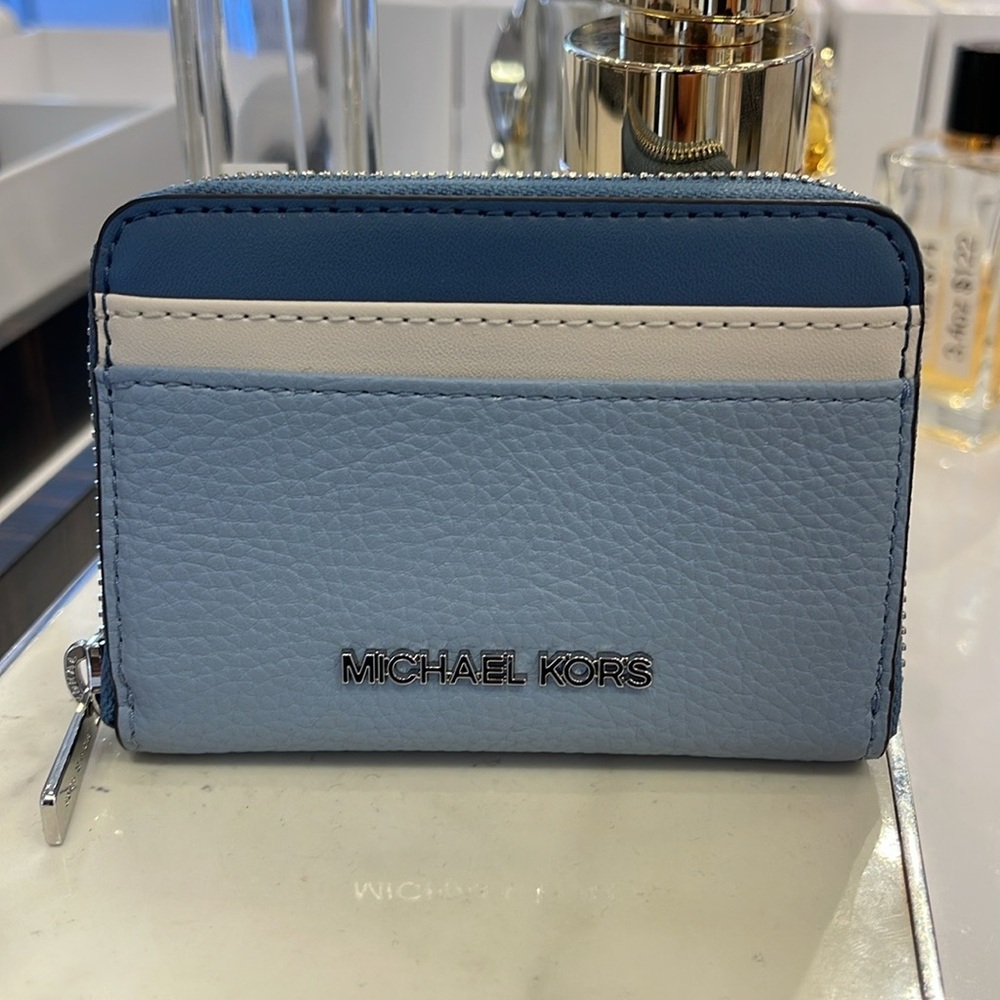 Michael Kors Jet Set Travel Medium Zip Around Color-Block Wallet 
Pale Blue Mul
